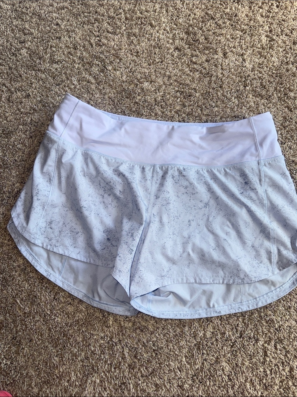 Lululemon light lilac hotty hot shorts size 8